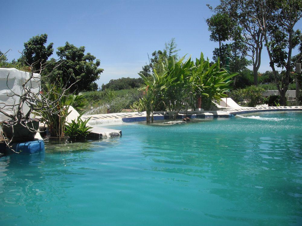 Mirabel Club Resort Pantai Jomtien Bagian luar foto