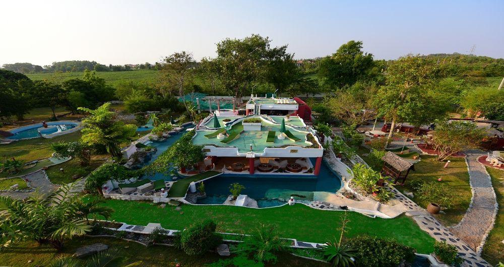 Mirabel Club Resort Pantai Jomtien Bagian luar foto