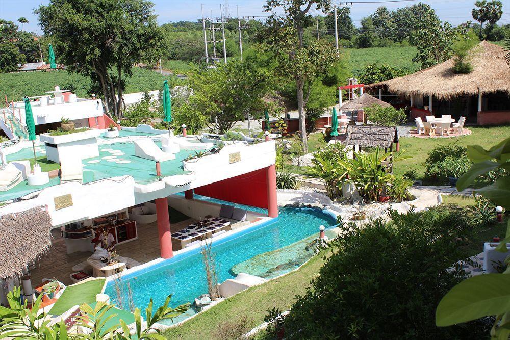 Mirabel Club Resort Pantai Jomtien Bagian luar foto