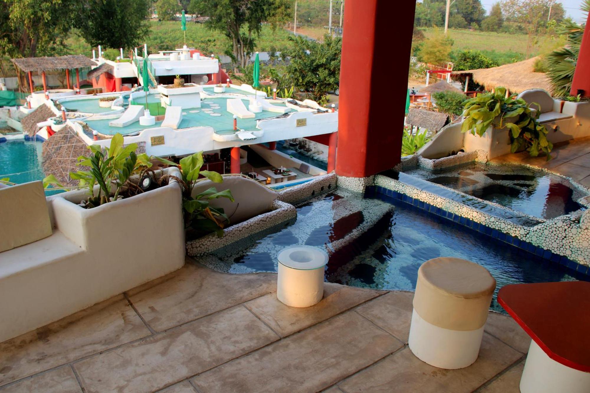 Mirabel Club Resort Pantai Jomtien Bagian luar foto