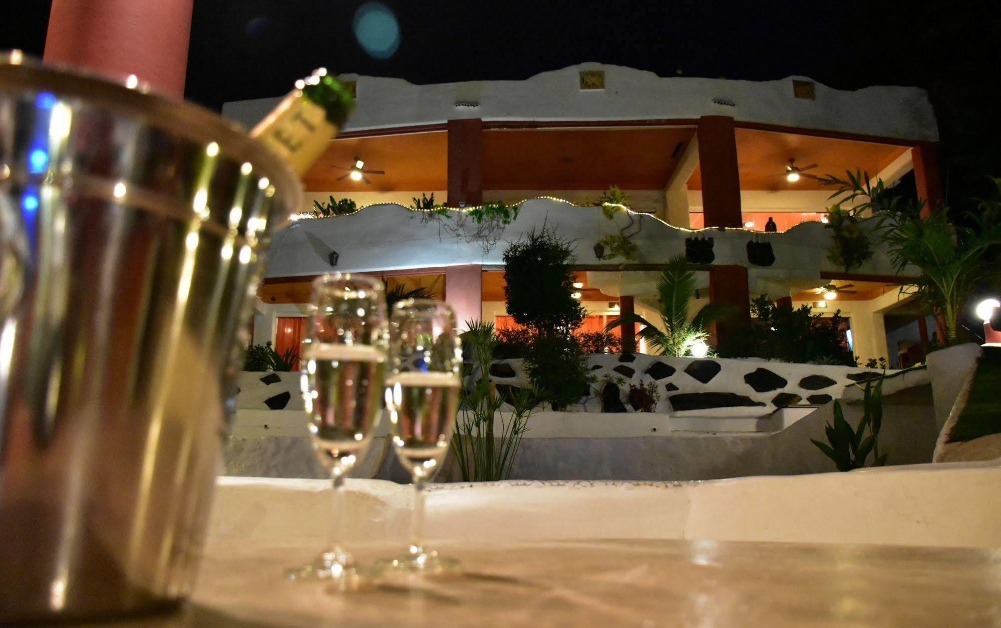 Mirabel Club Resort Pantai Jomtien Bagian luar foto
